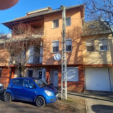 Hunyadi Apartman Apartment Szeged Exterior photo